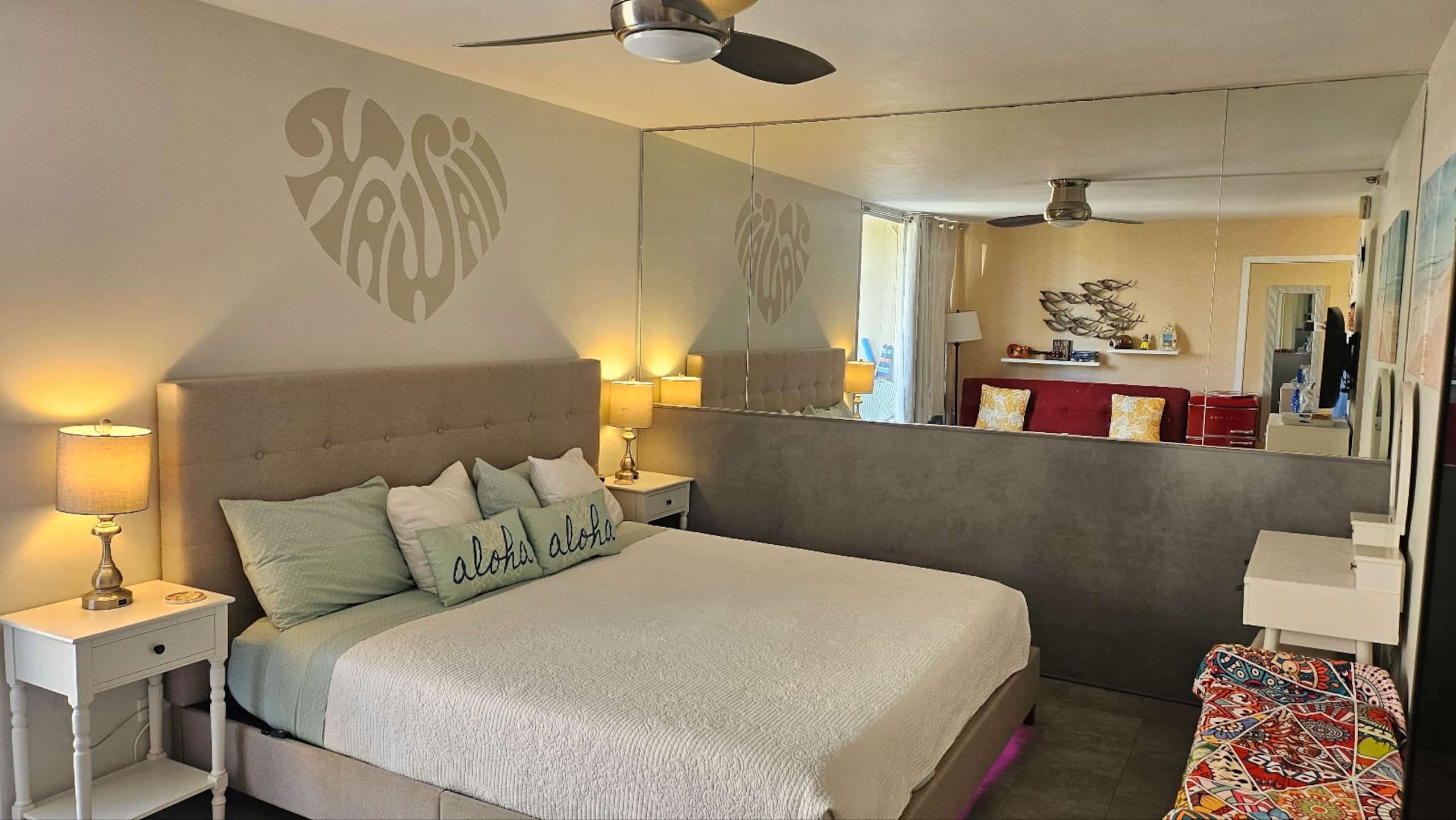 Free Parking Center of Waikiki King bed near Beach - Image 9