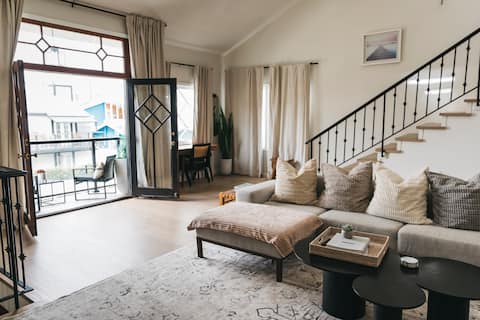 Popular Airbnb listing: Beach House - Steps from the Ocean in Venice
