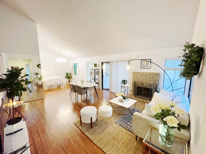 2b2b ｜ Irvine Uci Park Town Home - Costa Mesa, CA