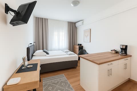 Studio "Traisen": central, quiet, air-conditioned