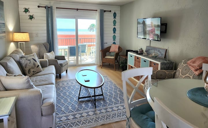 202 - Adorable 1 Bedroom Unit - Sleeps 6 - New Smyrna Beach, FL
