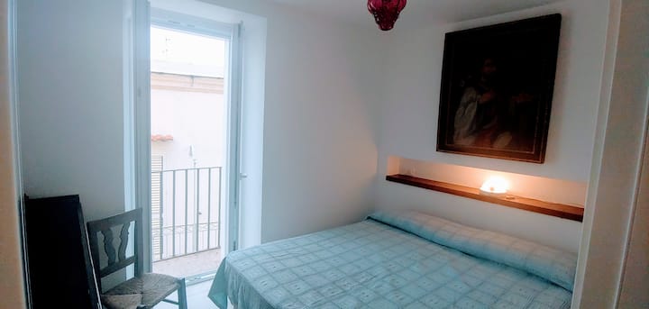 Habitación con balcón