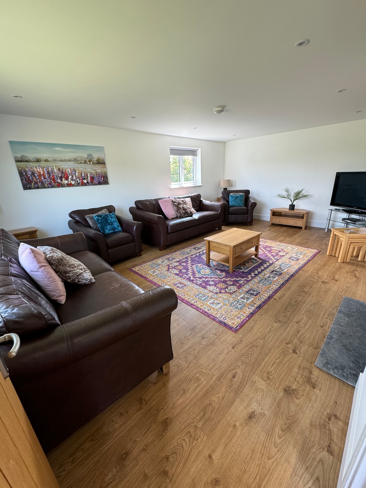 Top Airbnb: Beautiful rural lodge with stunning country views. in Isle Of Wight