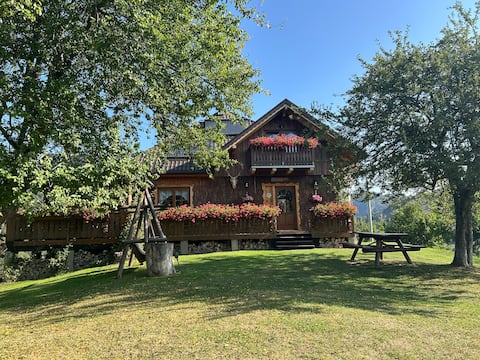 Girnita's Edge House ***