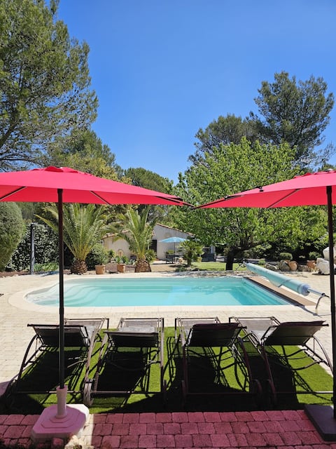 Villa + Private Pool not overlooked