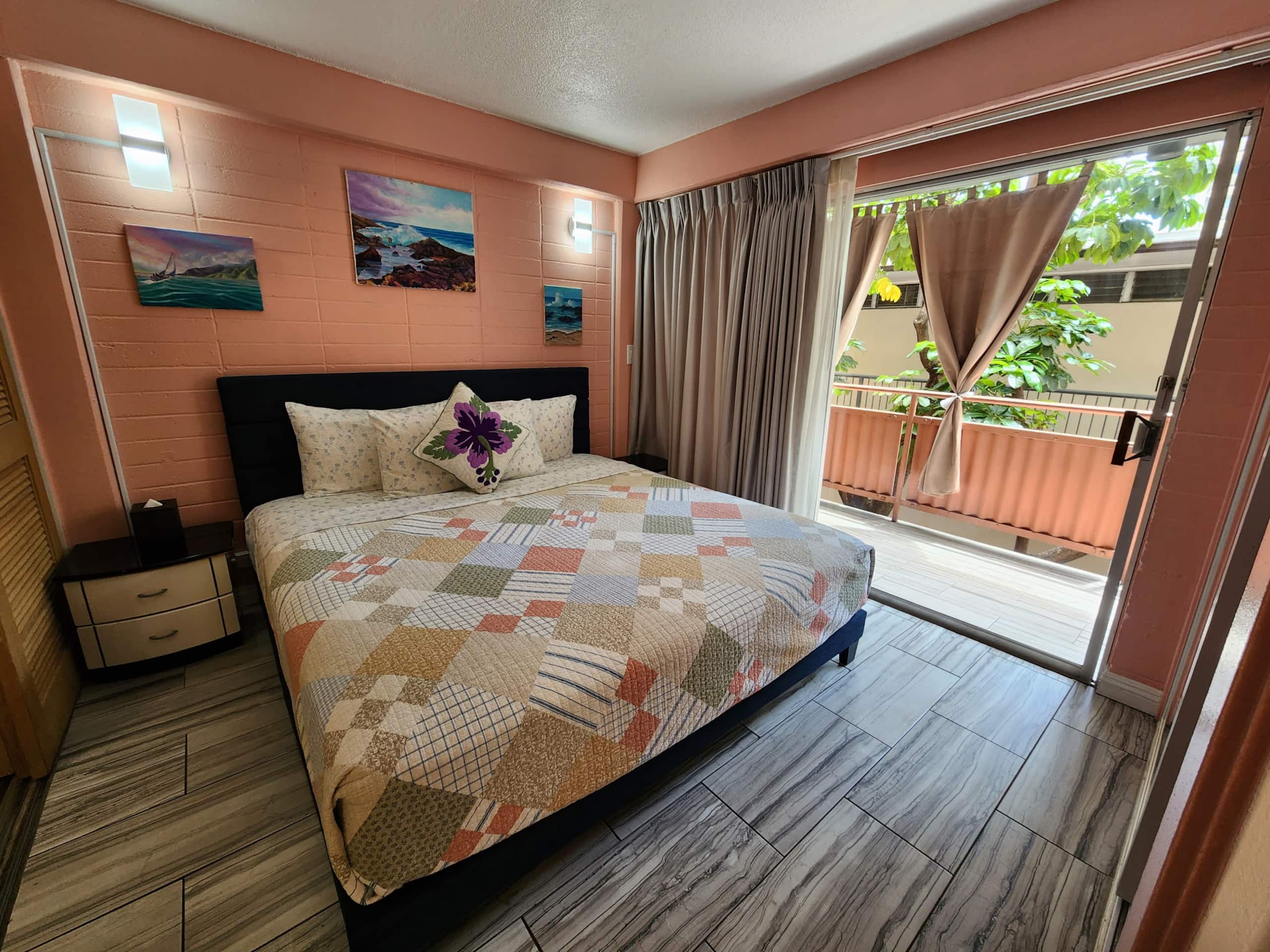 Condo in Honolulu · ★4.82 · 1 bedroom · 2 beds · 1 private bath - Image 19