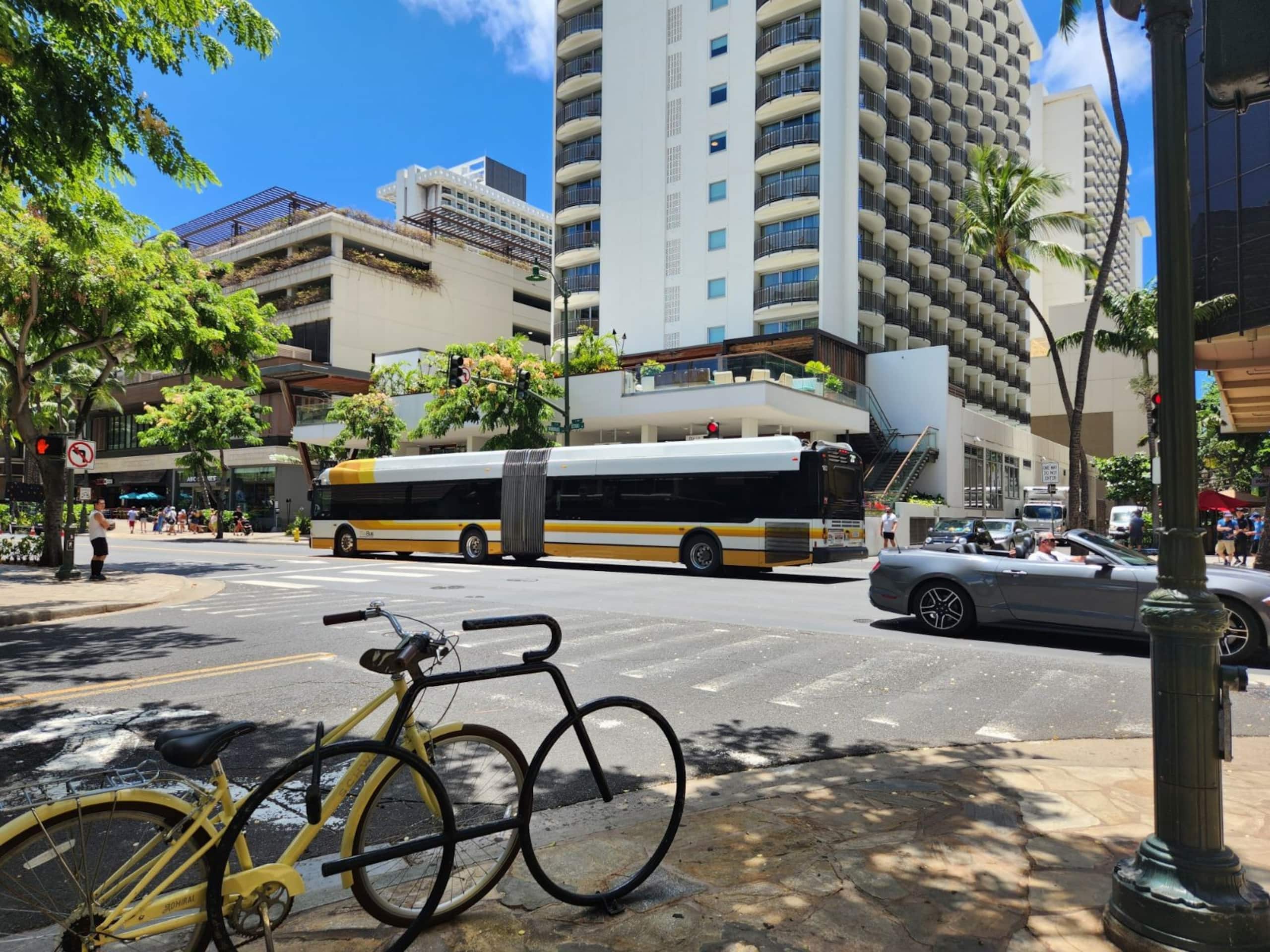 Condo in Honolulu · ★4.82 · 1 bedroom · 2 beds · 1 private bath - Image 13