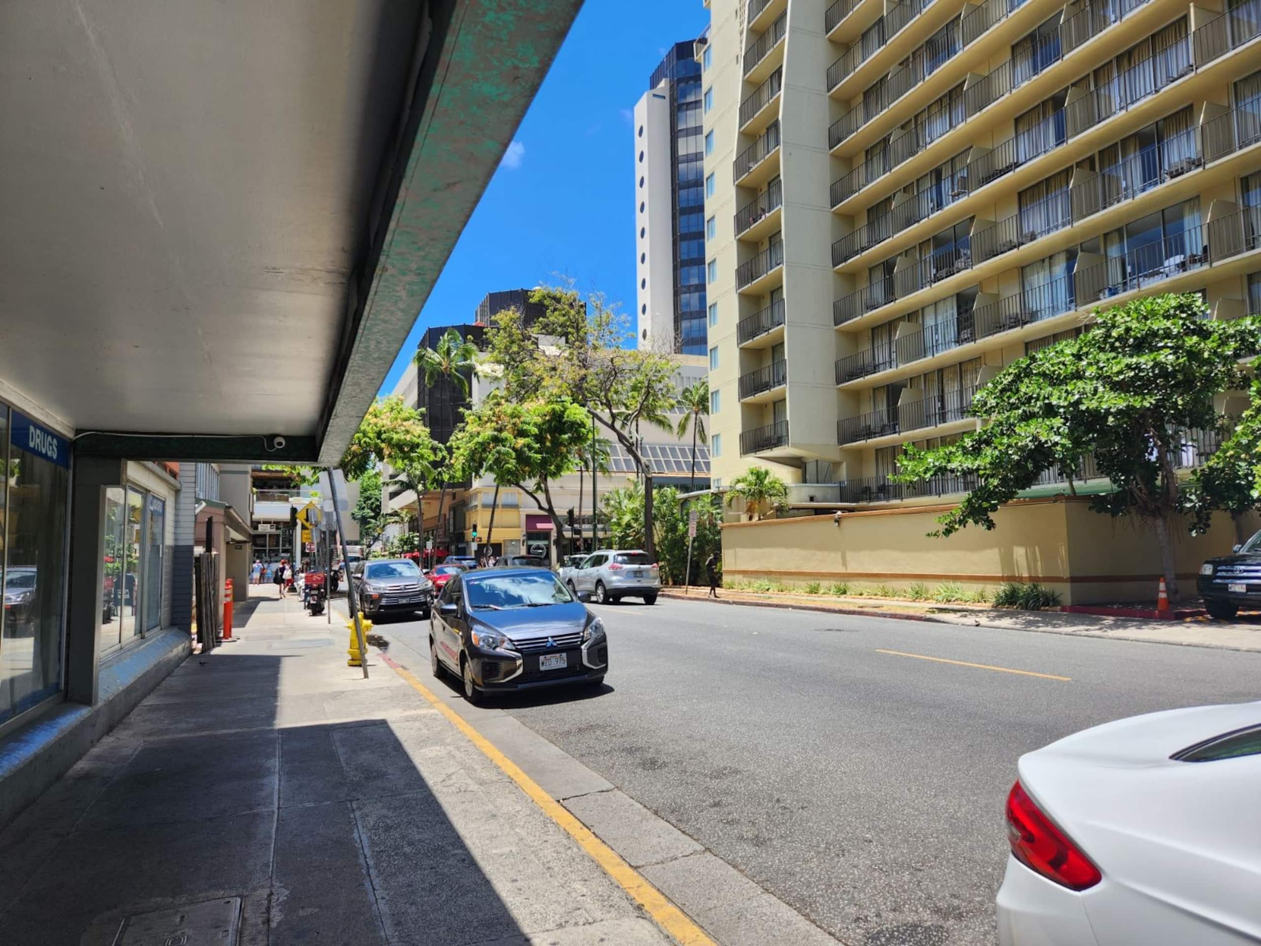 Condo in Honolulu · ★4.82 · 1 bedroom · 2 beds · 1 private bath - Image 16