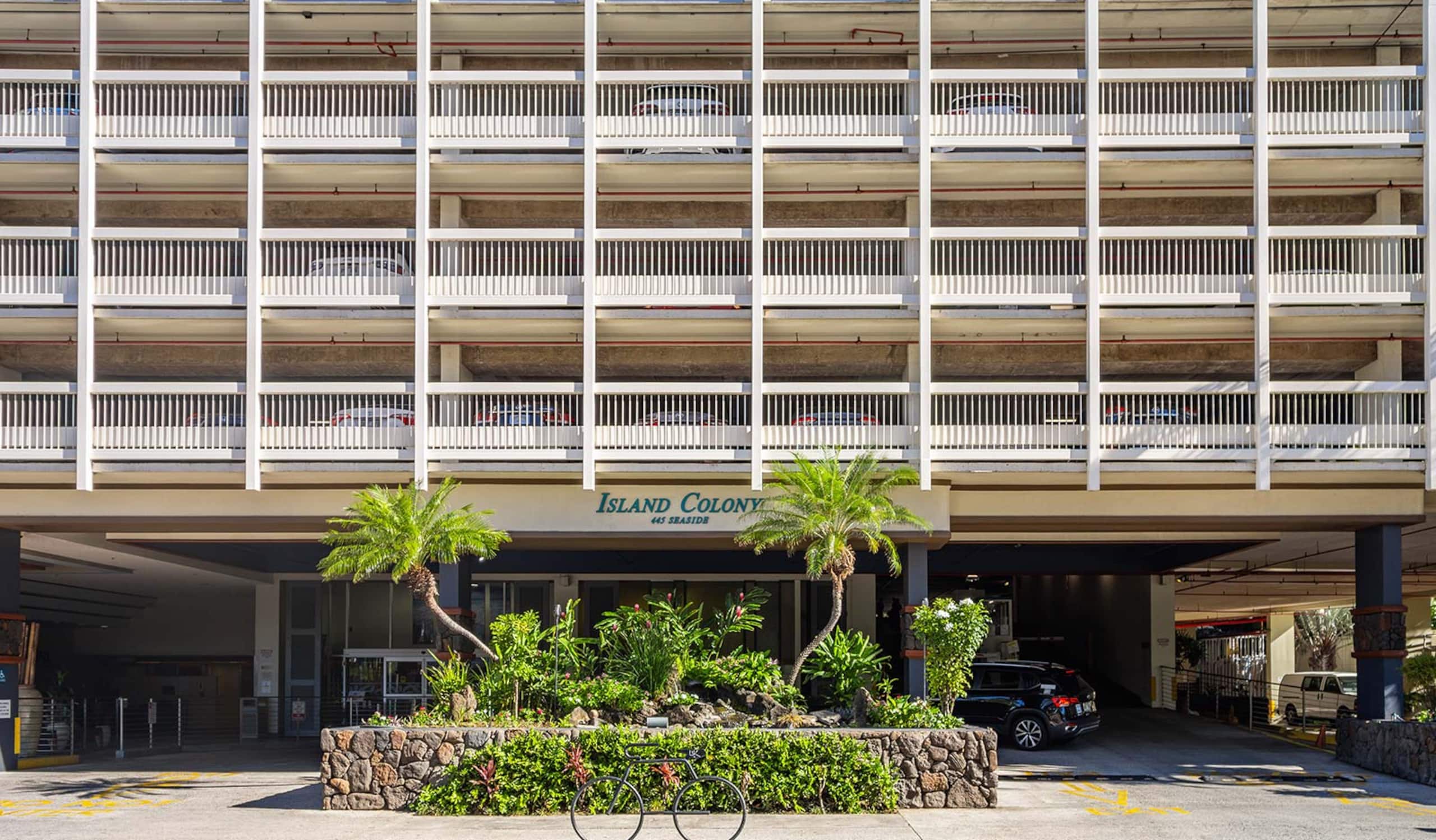 Amazing Central Waikiki Wonder - Photo 22