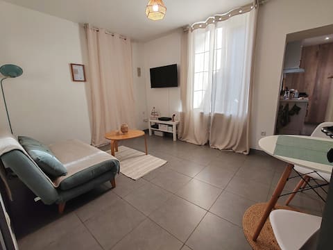 2-room-Garden-Center-Near Fontainebleau