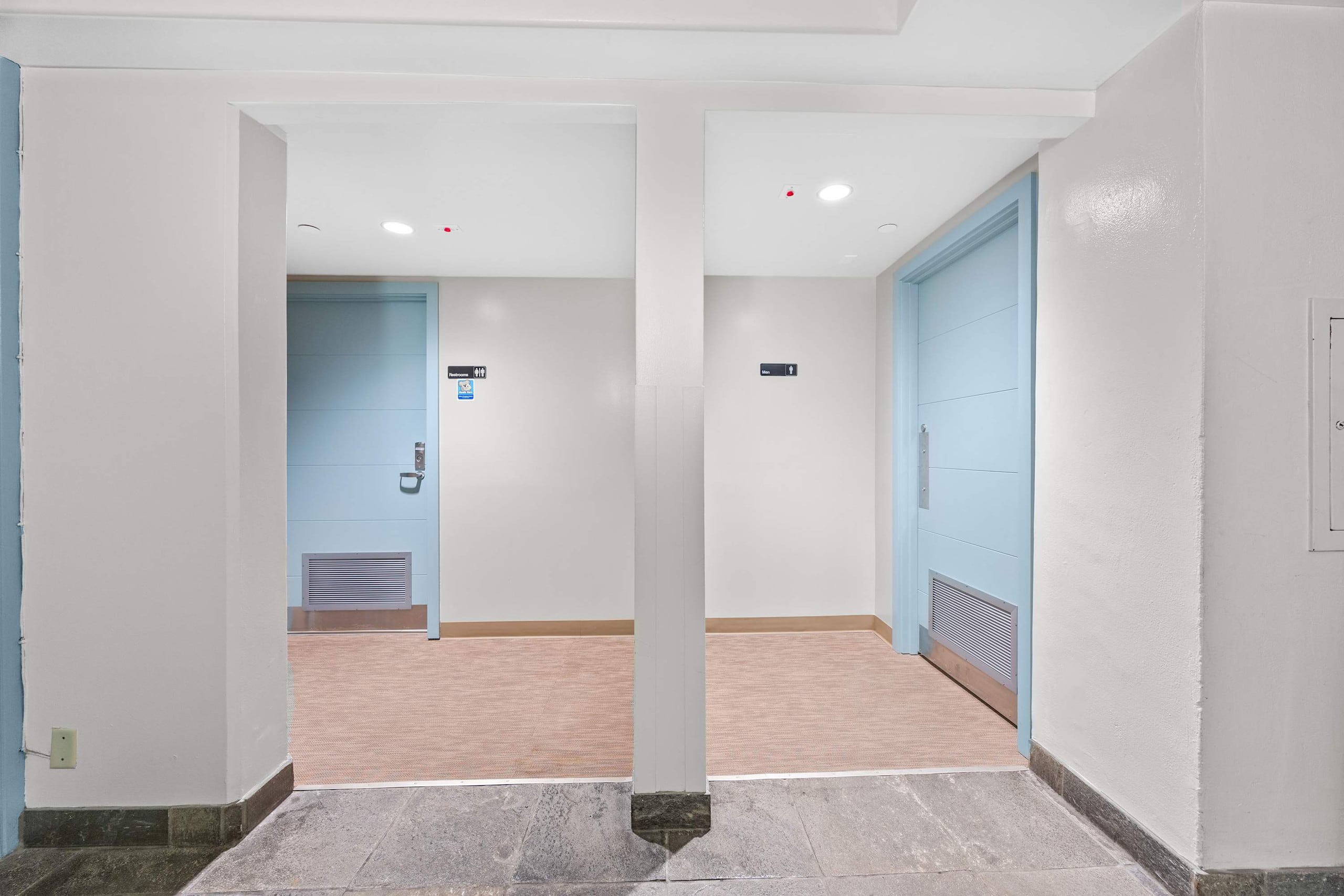 Condo in Honolulu · ★4.84 · 1 bedroom · 2 beds · 1 private bath - Image 45