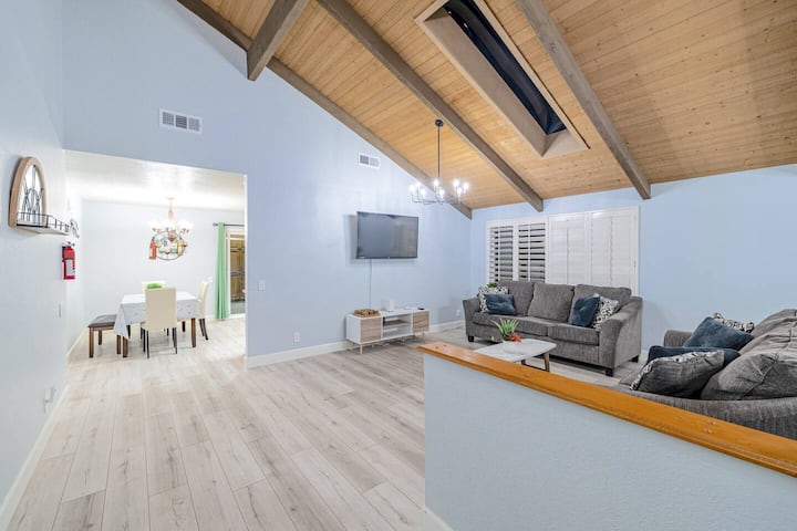 Pet Friendly One Level Home With Backyard Oasis - 米申維耶霍