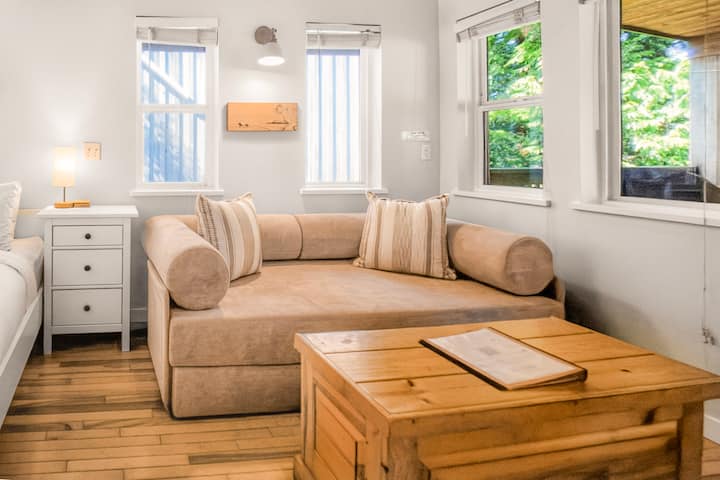 Rising Tide-  Cottage In Ucluelet - Ucluelet
