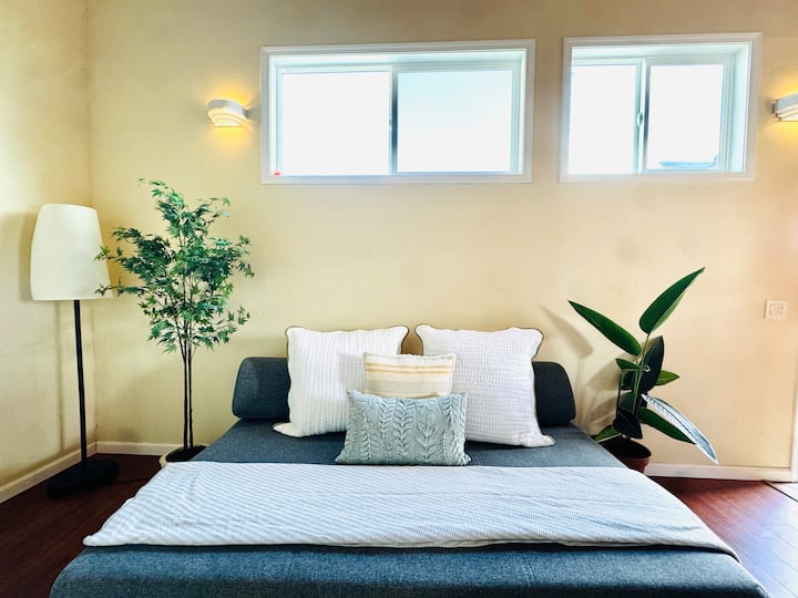 Mission Beach Bungalow: Steps To Ocean, Parking! - San Diego, CA