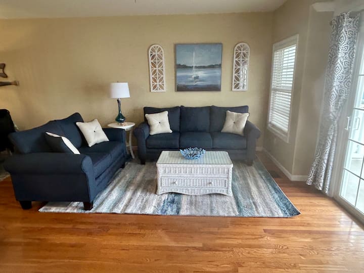 3 Br, 2b Family Fun 1 Block From Beach And Boards! - North Wildwood, NJ