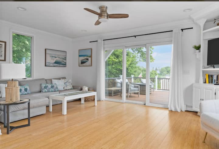 Bonnet Shores Water View House-walk To Beach W/ Ac - Narragansett, RI