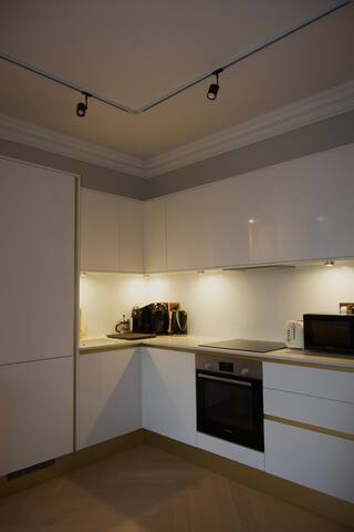Amazing apartment in Russell Sq gallery image 2