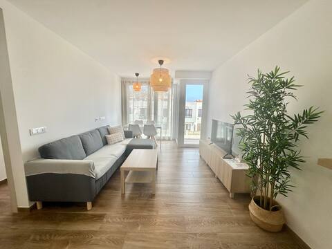 Popular Airbnb listing: El Queque: Sea view, 2 Bedroom,High speed internet in La Oliva