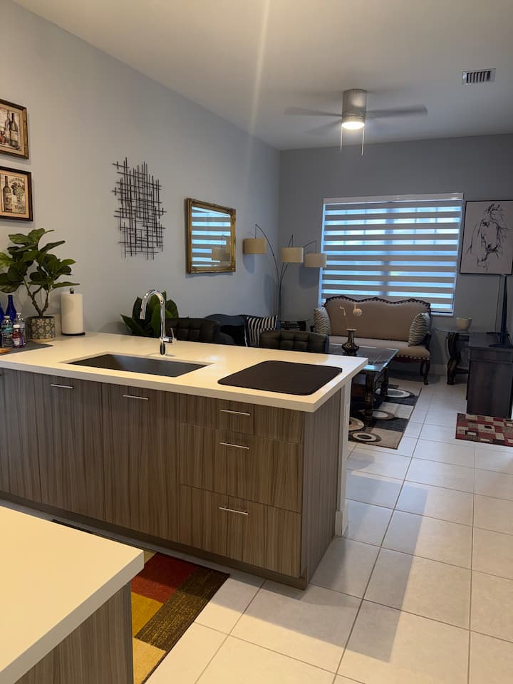 Ultra-modern South Florida Getaway 1 Bedroom Suite - Miramar, FL