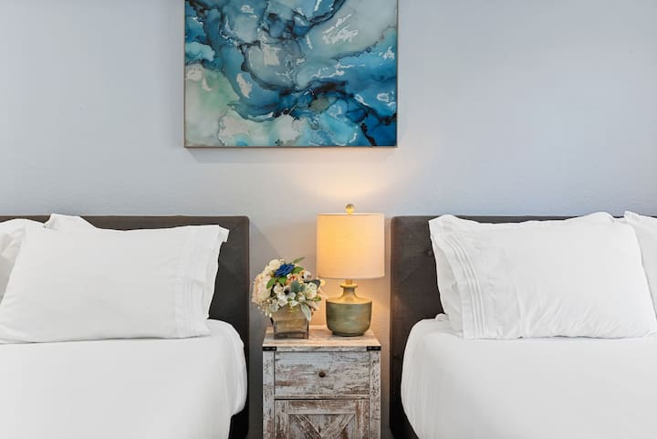 غرفة نوم مزدوجة بسرير كوين 