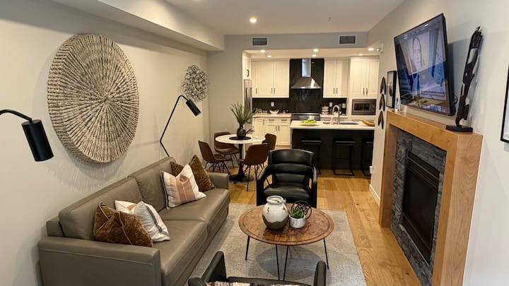 Spring Creek Luxury 1br, Downtown, Hot Tub, Patio - Canmore