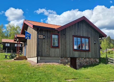 Newly renovated, well-equipped cottage with fantastic views.