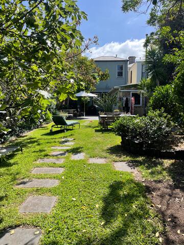 Perfectly Positioned Family Home gallery image 2