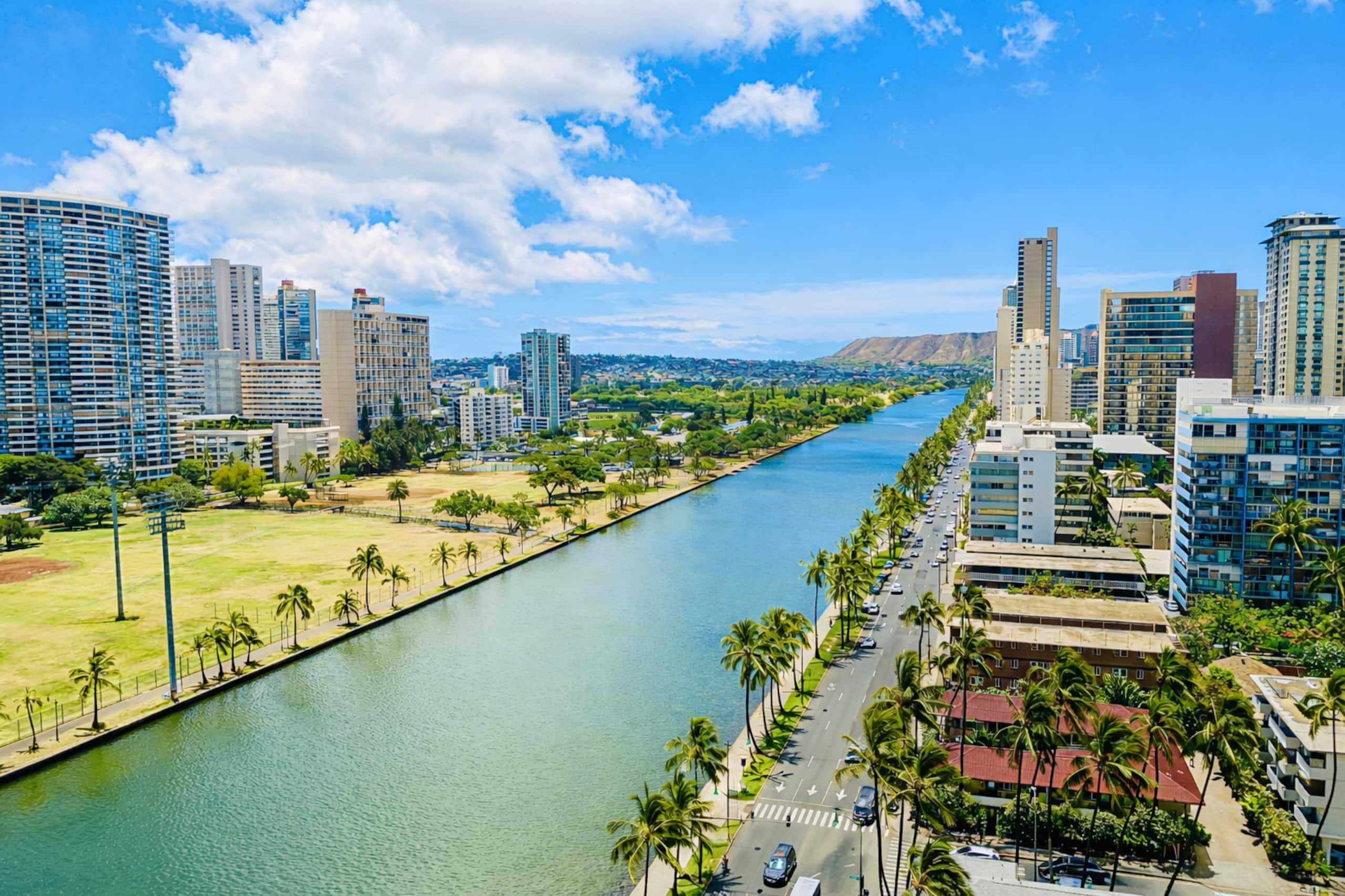 Condo in Honolulu · ★4.84 · Studio · 1 bed · 1 private bath - Image 27