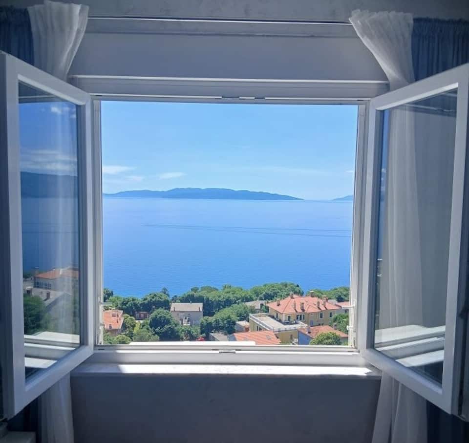 Appartement in Rijeka met zeezicht — foto 1