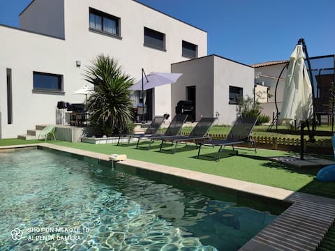 Beautiful contemporary villa with pool