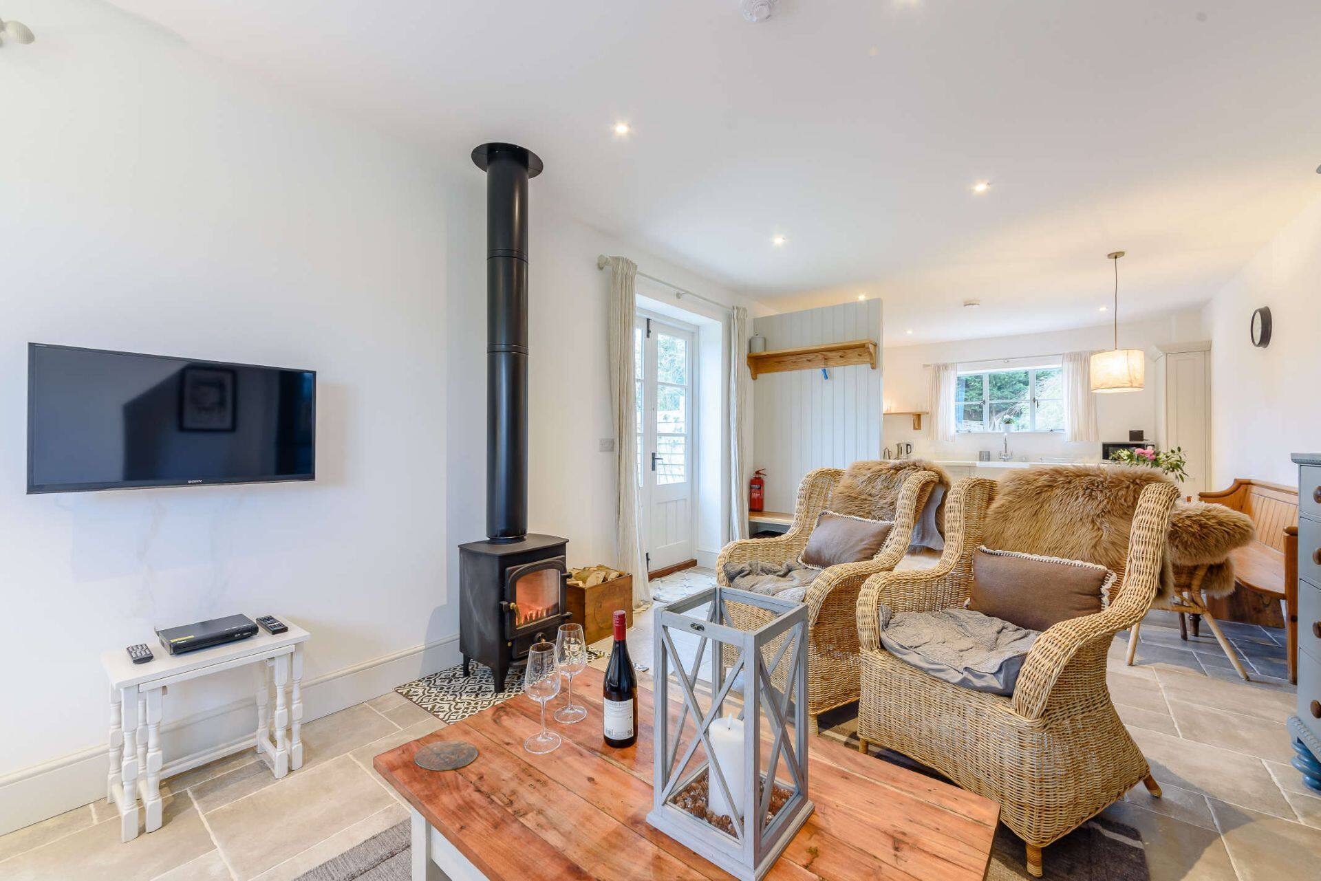 Single storey Cotswold cottage - Furrow Barn