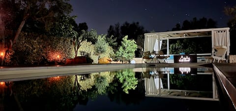 Trullo Salento. Villa with a pool