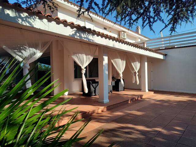 Villa con Piscina, 6 camere, giardino e barbecue! gallery image 4