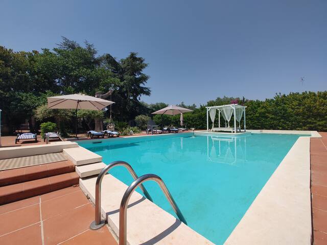 Villa con Piscina, 6 camere, giardino e barbecue! gallery image 2