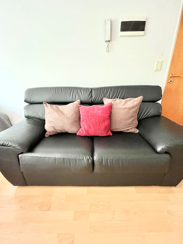 Kitnet com piscina, academia e área de churrasco em Palermo