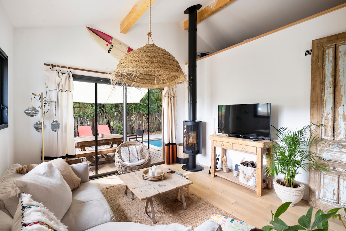 Top performing Airbnb: Beautiful new house combining nature and pool. in Lège Cap Ferret