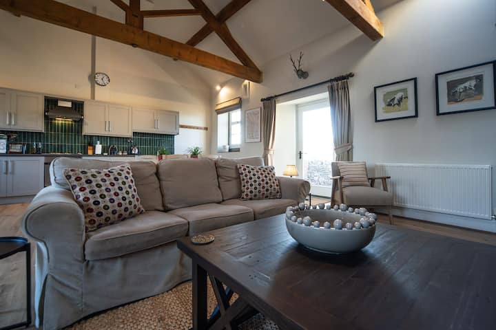 Courtyard Creamery - Stunning Views Over The Hills - Hartington