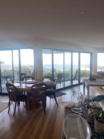 Forster Beach House: 2 specials – 11/25 + 3,4,5/26 gallery image 4