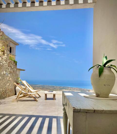 Studio apartment with a Terrace overlooking the Gulf - Lt