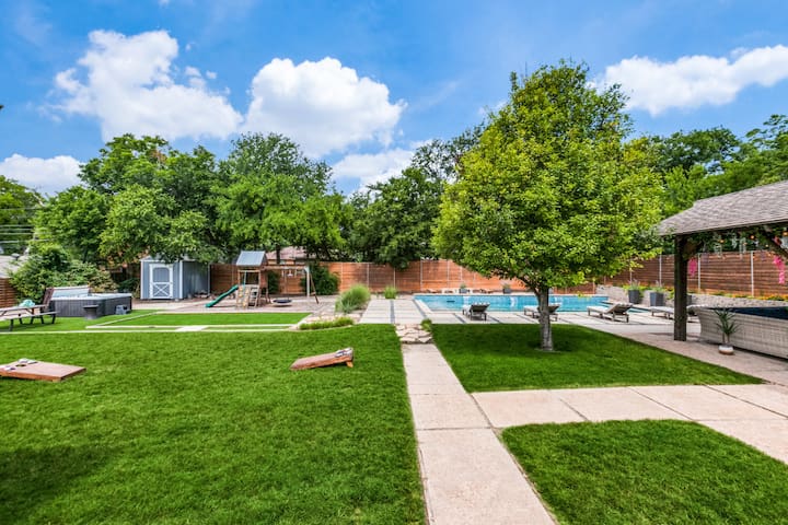 Ranch Home Resort on 1/2 Acre – Hot Tub & Big Yard