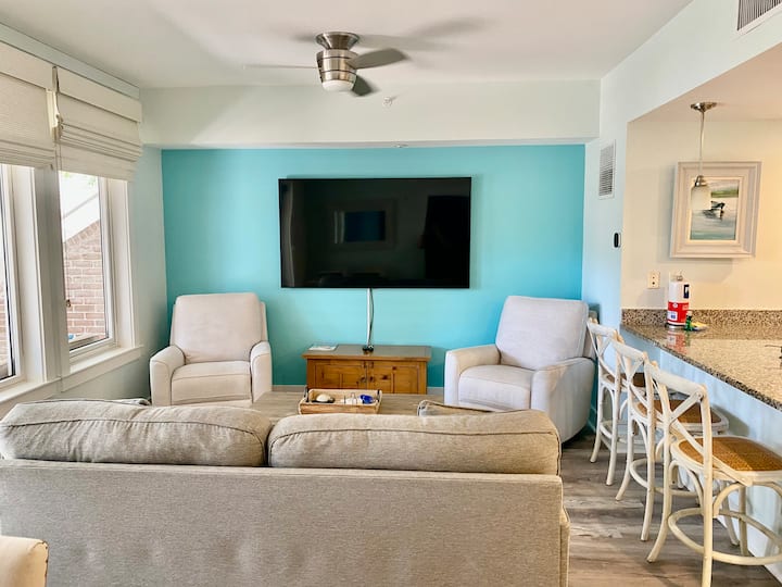 Baytowne Wharf Amenity Deck 1 Bedroom Condo - Miramar Beach, FL