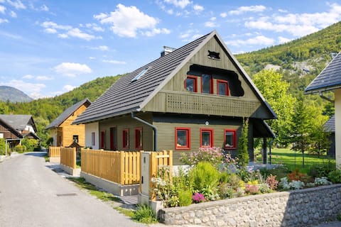 Lake Bohinj - Sweet village cottage on the River