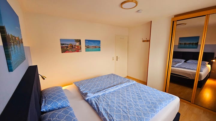 Schlafzimmer 1