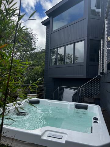 Ocean Beach Lux Retreat Back from Remodel gallery image 2