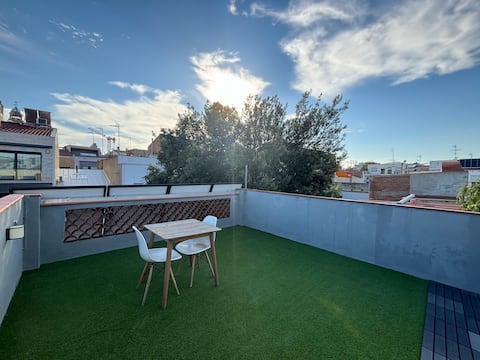 El Cobert. Cozy studio with Sabadell terrace