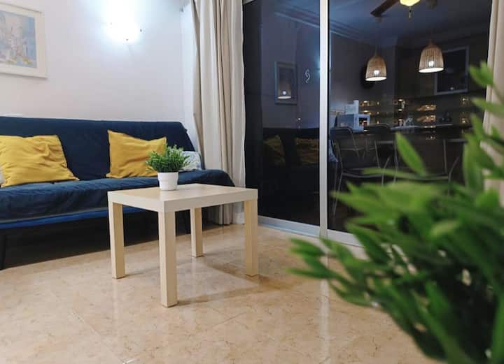 Lovely Apartment Close To The Beach: Terrace, Pool - Playa del Inglés