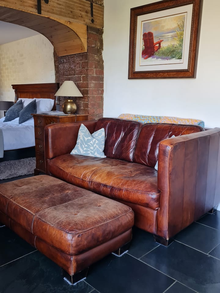 The View Is A Luxury Apartment With A Modern Twist - Bonsall