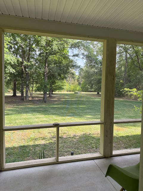 Peaceful Private Nature Home by Shopping Center