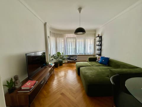 Top performing Airbnb: Cozy apartment near Lausanne train station in Lausanne