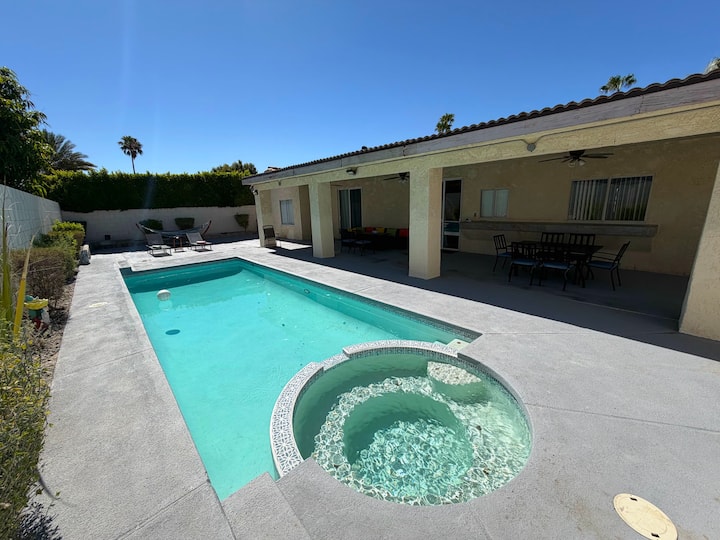 Newly Renovated 4 Bd Desert Getaway - Cathedral City, CA
